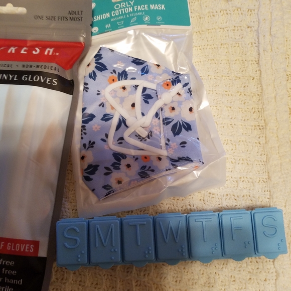 Health care products Masks and gloves and daily m - Picture 8 of 9